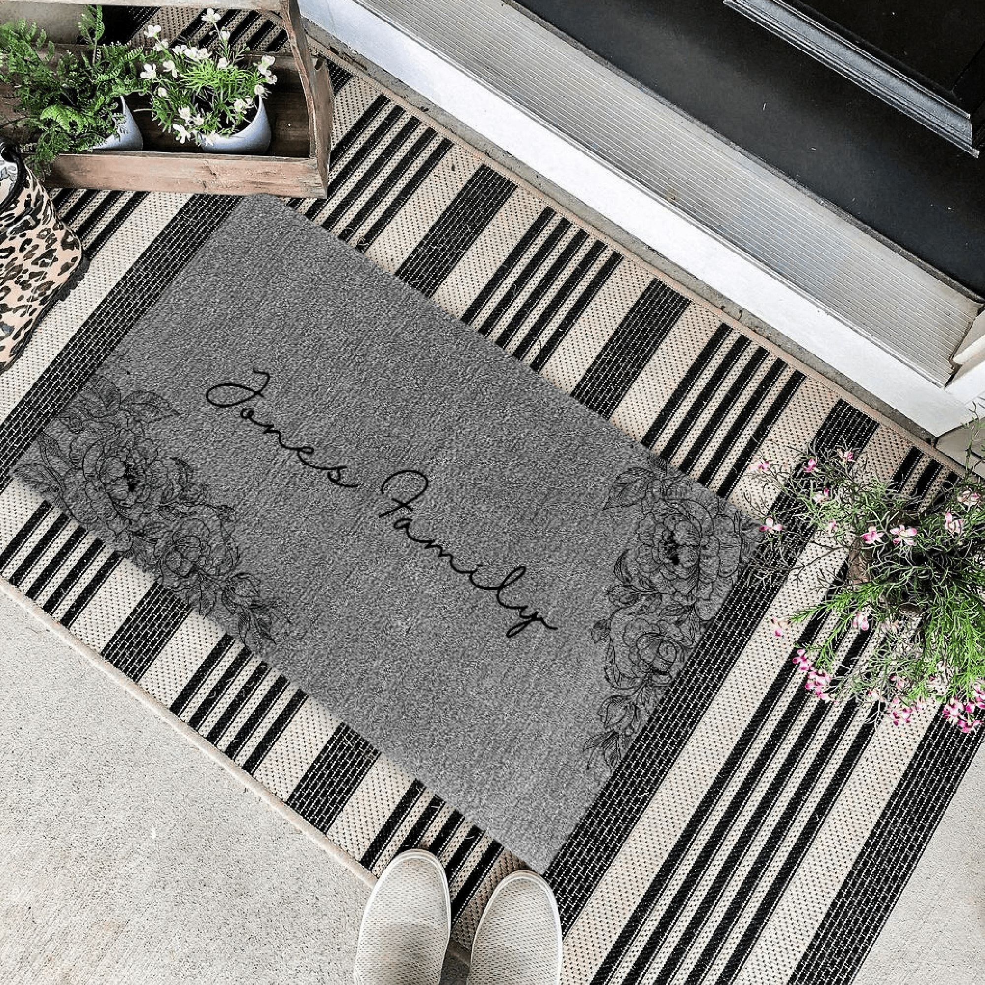 Decor Loop Natural Border Personalized Doormats - Image 3